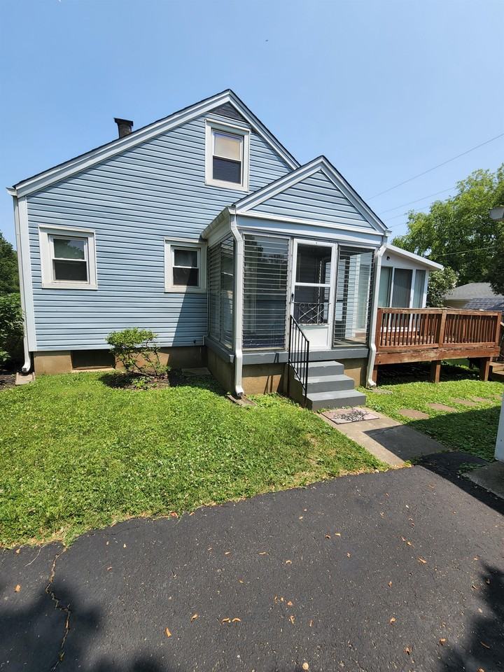 4104 Ledyard Rd #1 - Photo 3 of 20