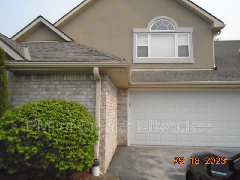 9032 W Elm Ct #A - Photo 3 of 9