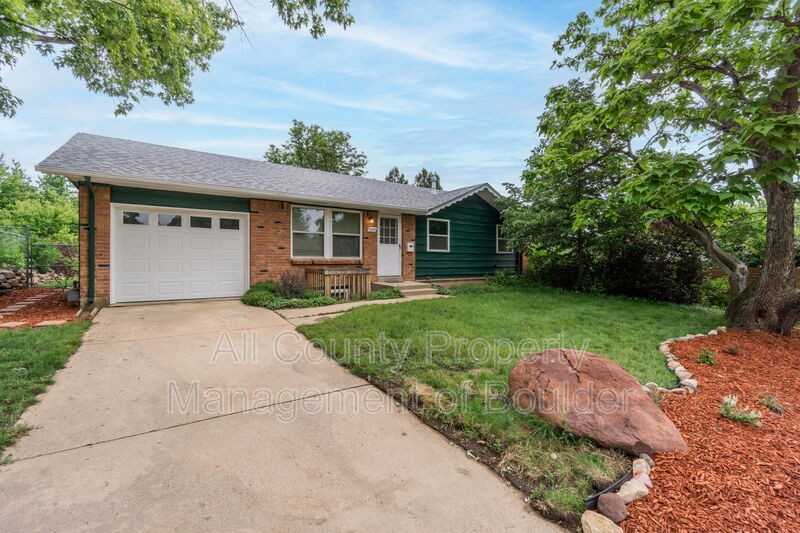 3355 Emerson Ave - Photo 2 of 17