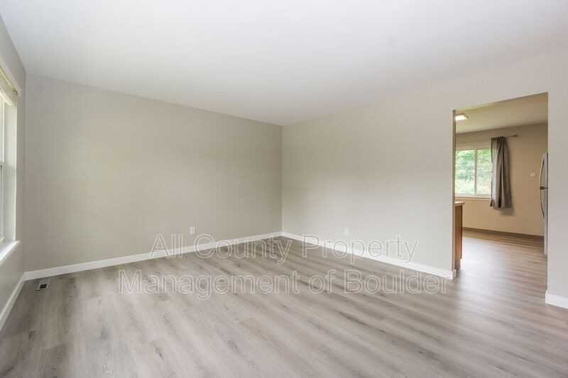 3355 Emerson Ave - Photo 3 of 17