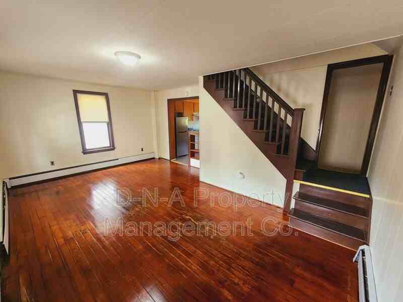 113 N 9th St - Photo 3 of 7