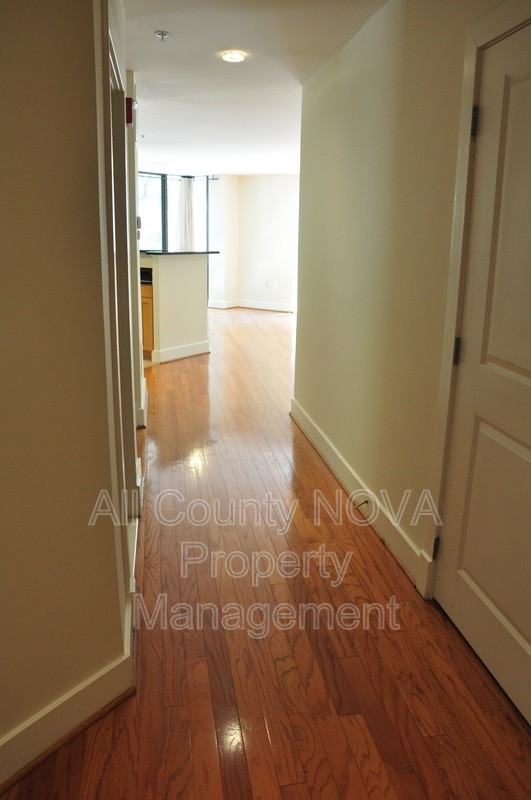 1200 N Hartford St #212 - Photo 2 of 21