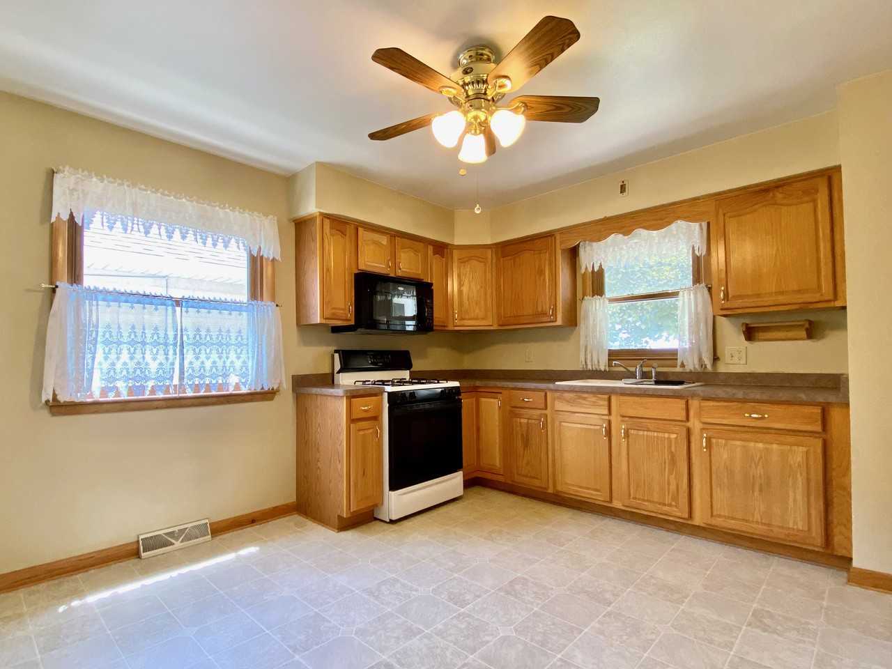 3680 South Whitnall Avenue - Photo 2 of 23