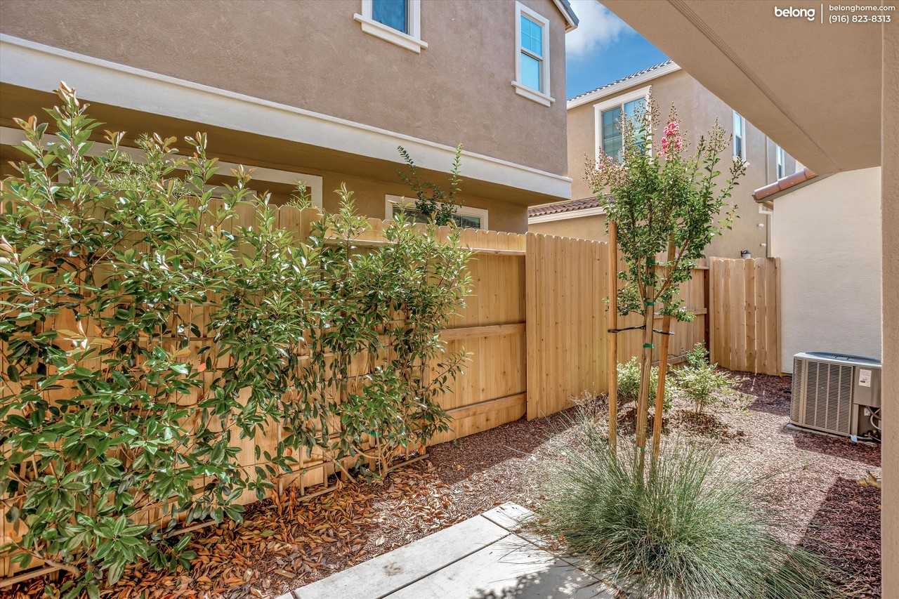 10466 Oboe Way - Photo 4 of 18