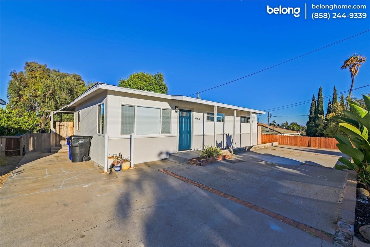 2563 Roseview Pl - Photo 5 of 36