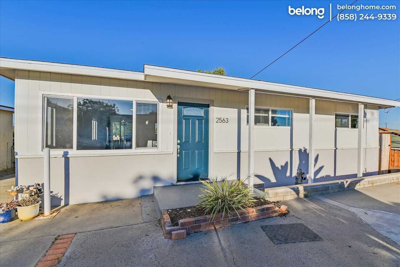 2563 Roseview Pl - Photo 6 of 36