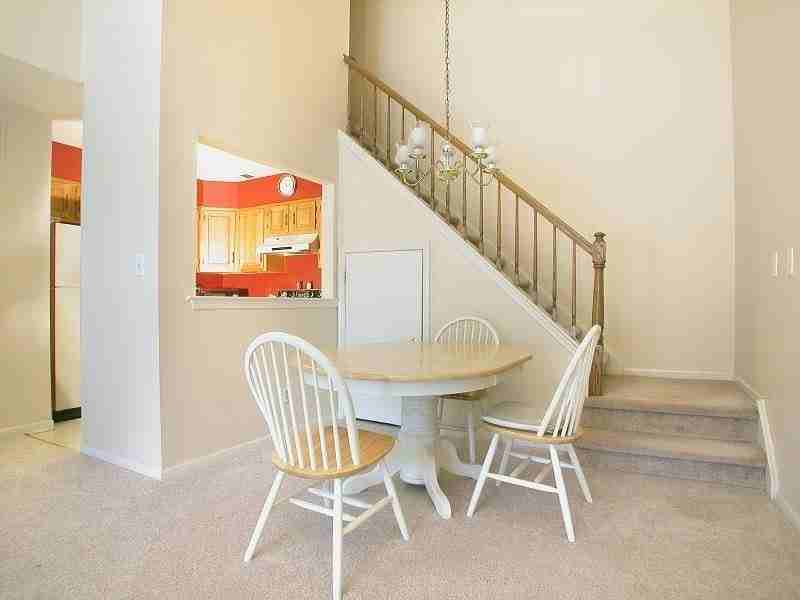 28 Spruce Ct - Photo 3 of 7