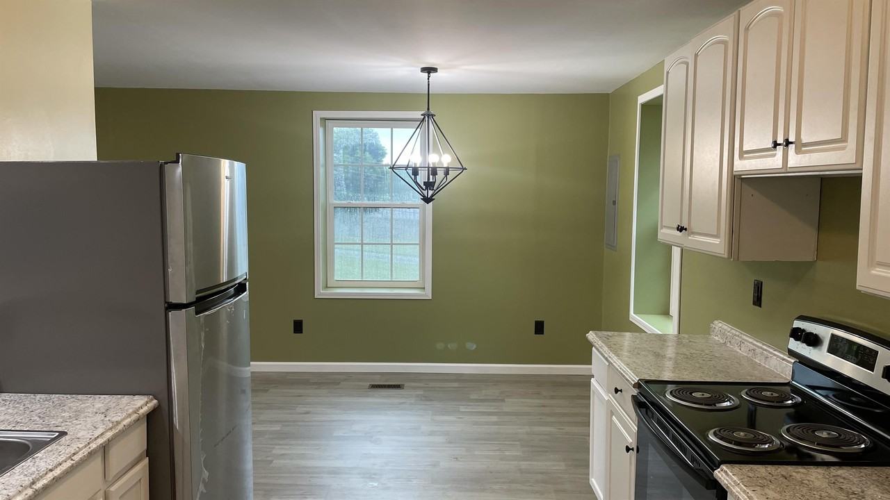 508 3rd St #1 - Photo 6 of 14