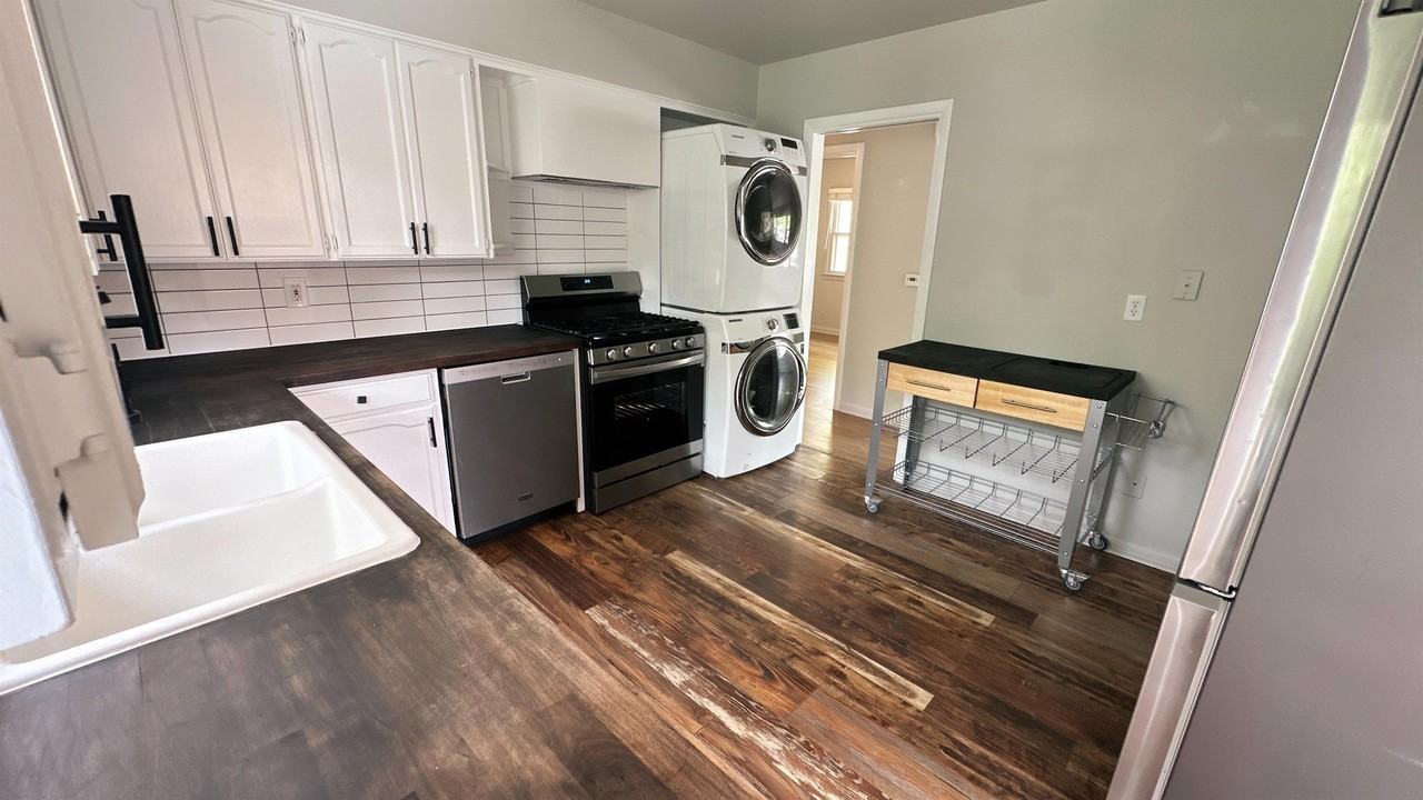 2831 13th St #1 - Photo 2 of 35