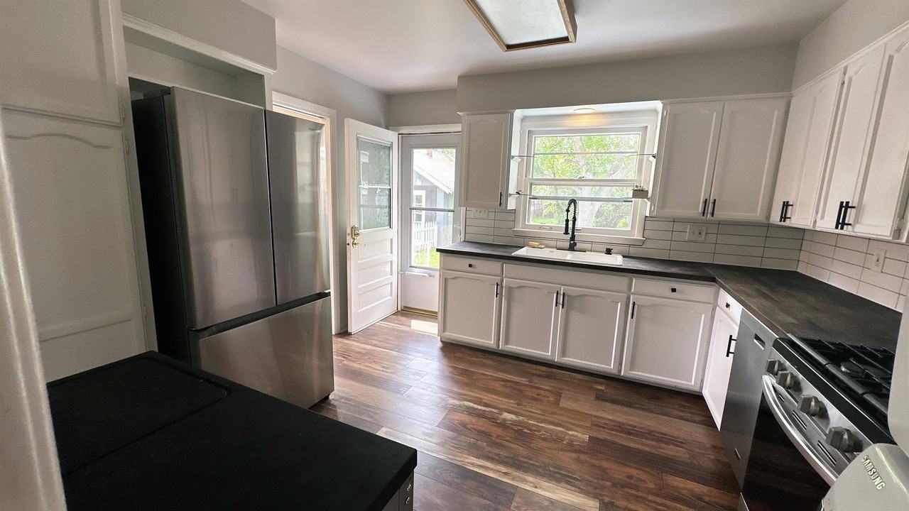 2831 13th St #1 - Photo 3 of 35