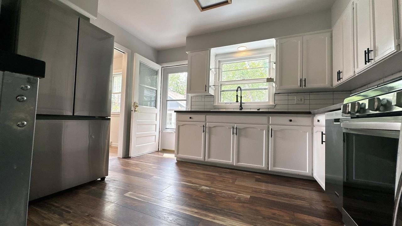 2831 13th St #1 - Photo 4 of 35