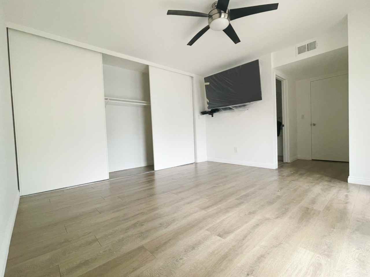 18526 Mayall St - Photo 3 of 21