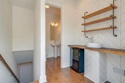 1614B 6th Ave N - Photo 3 of 10