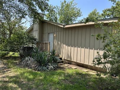 1811 Main St - Photo 3 of 28