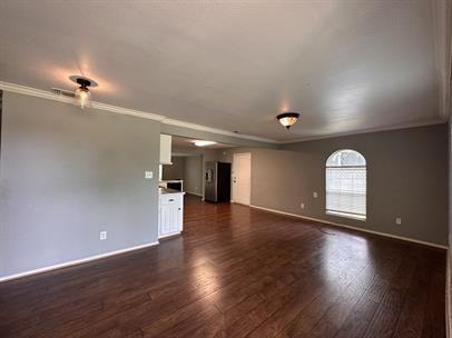 1811 Main St - Photo 2 of 28