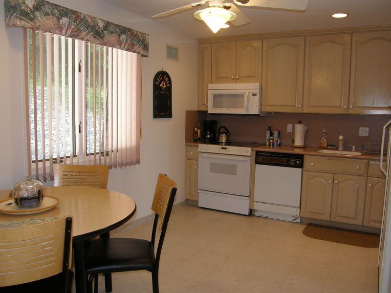 251 Silleck St - Photo 2 of 12