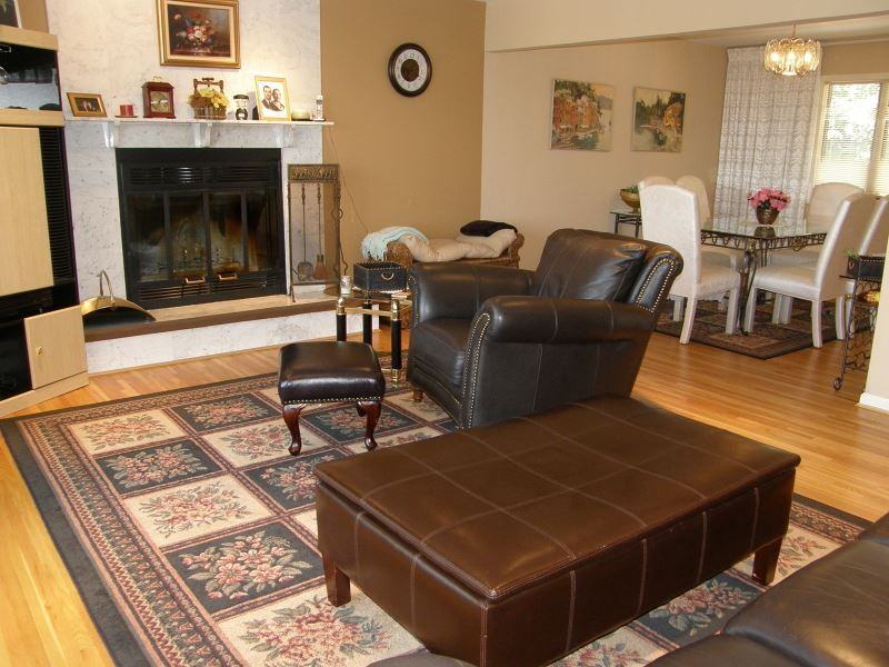 251 Silleck St - Photo 3 of 12