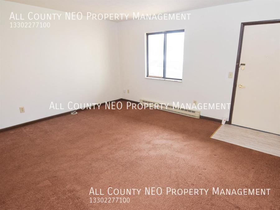 2054 W Market St - Photo 3 of 8