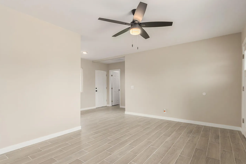 2630 W Lane Ave #A - Photo 3 of 16