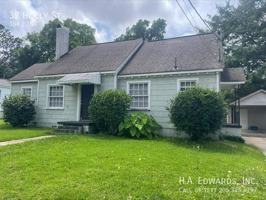 featured image of 32 Holly St