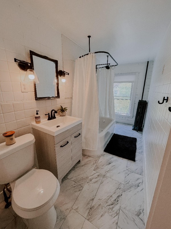 515 E Grove St #3 - Photo 2 of 12