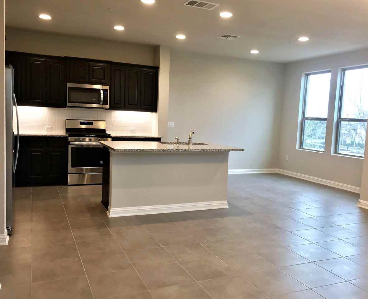6814 E Riverside Dr #1 - Photo 3 of 16