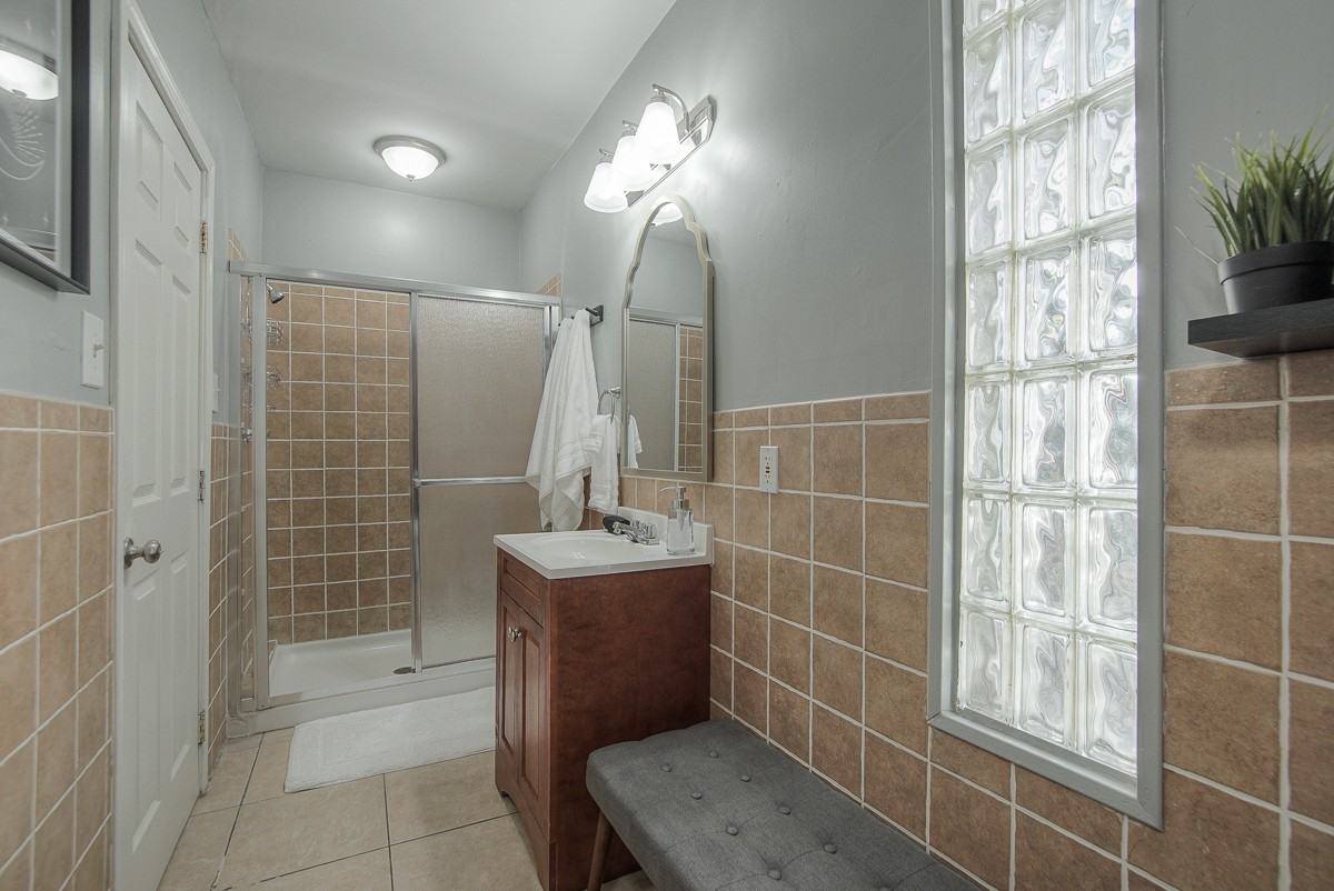 4416 Terrace St #1 - Photo 7 of 19