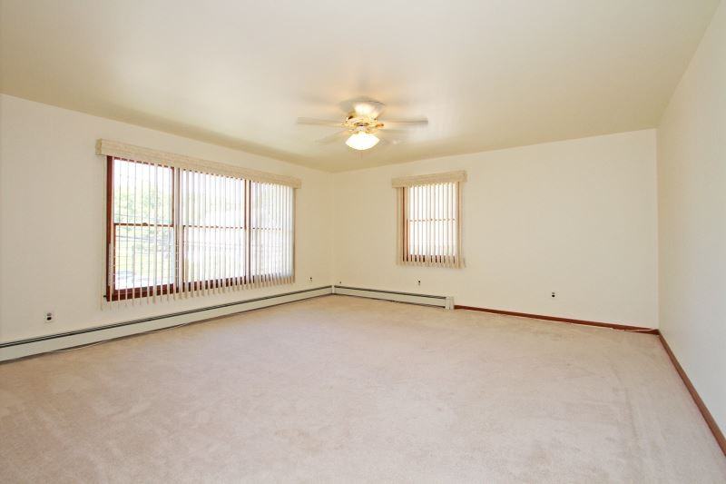 185 Stevens Ave - Photo 2 of 11