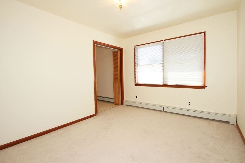 185 Stevens Ave - Photo 3 of 11