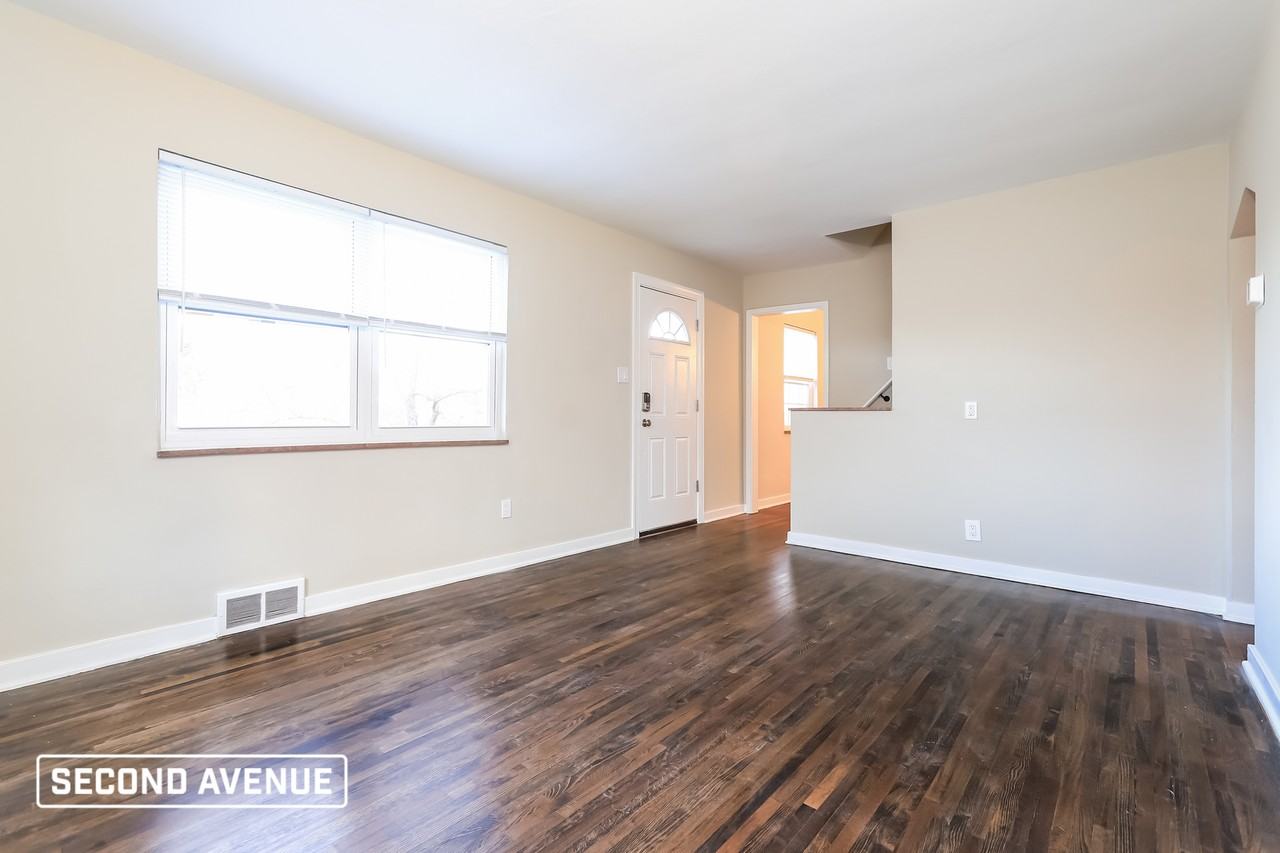 3563 Middleboro Rd - Photo 3 of 15