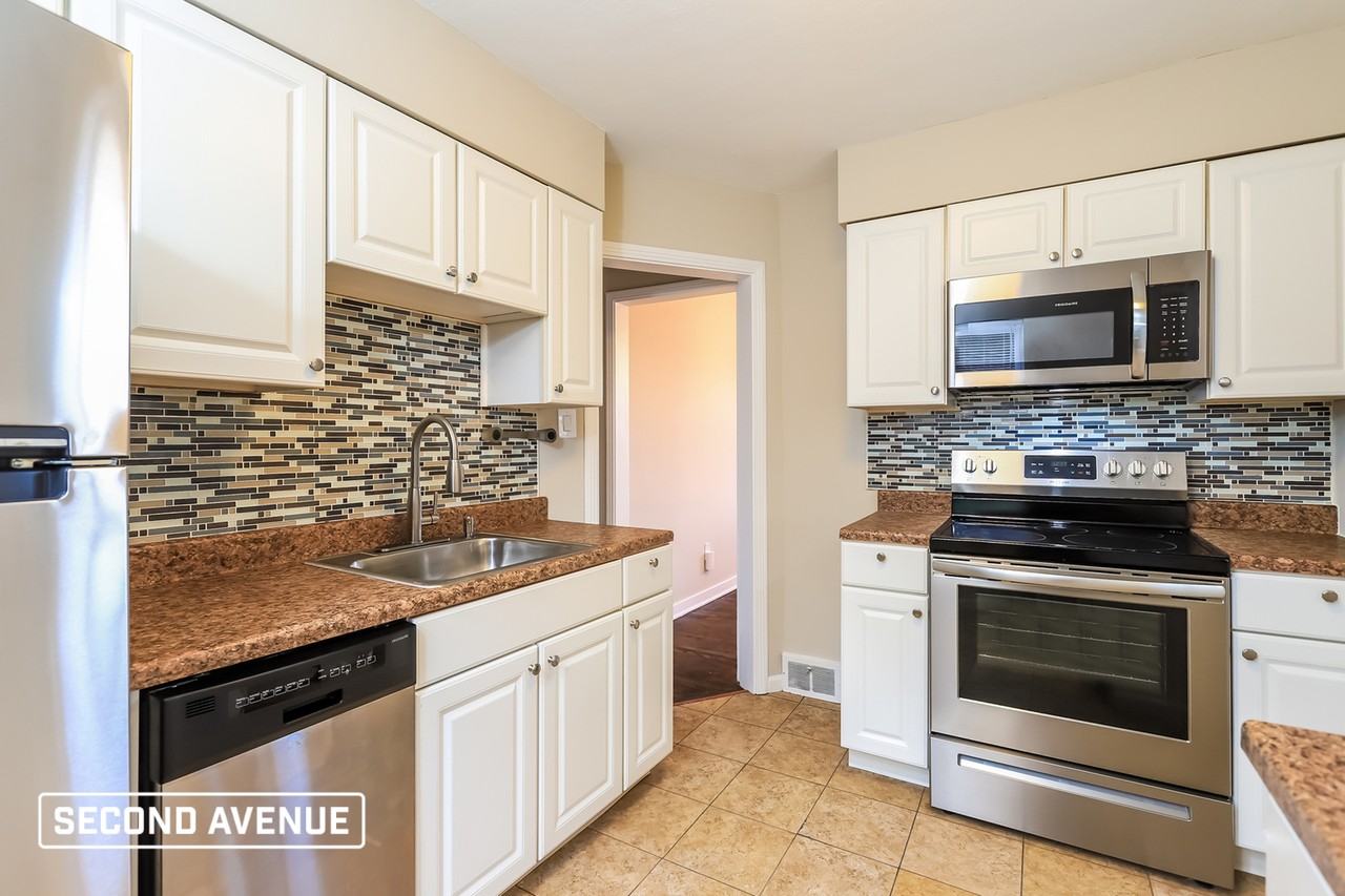 3563 Middleboro Rd - Photo 5 of 15