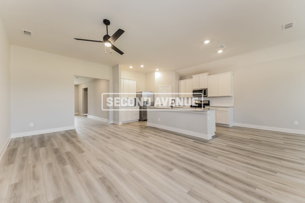 2121 Meadow Dr - Photo 6 of 20