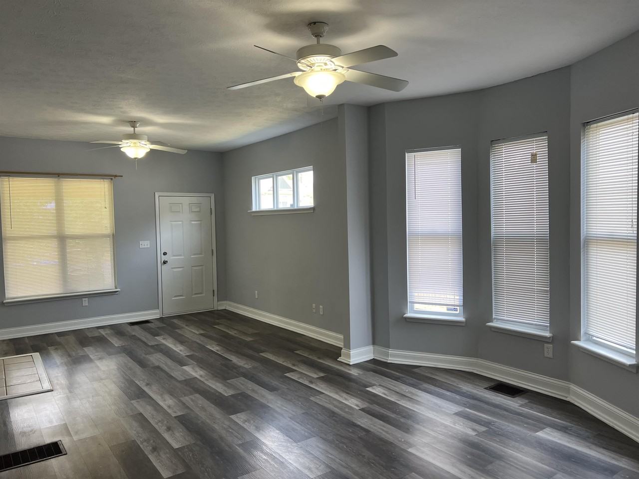 2527 N College Ave #1 - Photo 4 of 11
