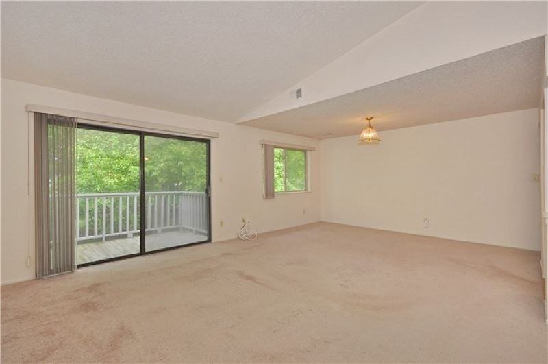 11 Drake Ln #11 - Photo 3 of 10