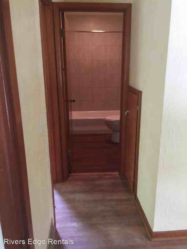 230 S Market St - Photo 3 of 11