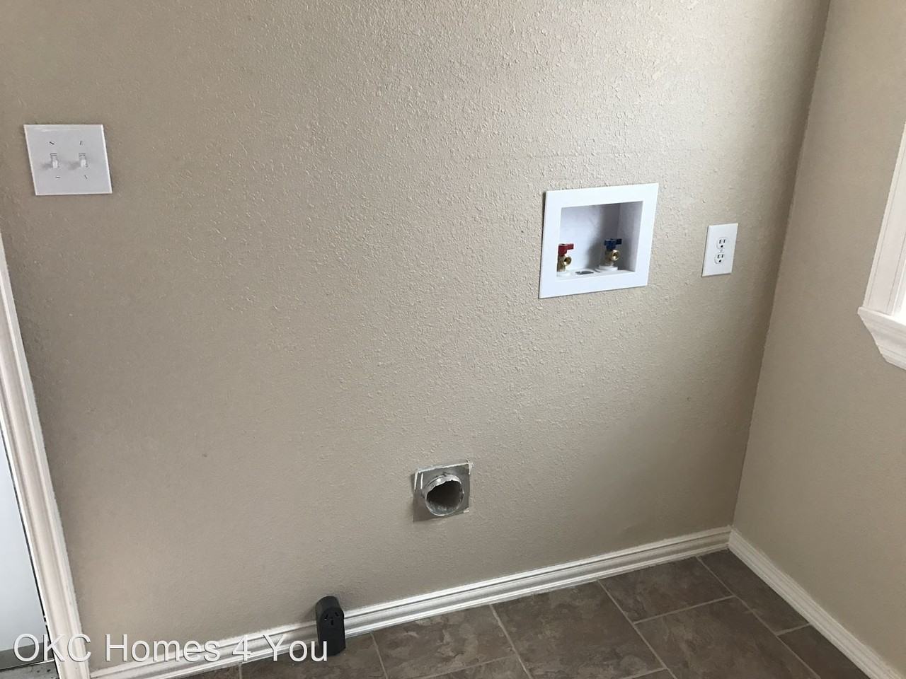 3324 Nw 27th St - Photo 2 of 9