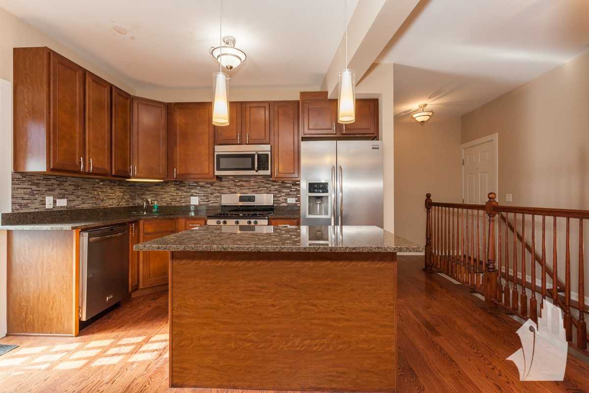 815 W Newport Ave #1R - Photo 4 of 28