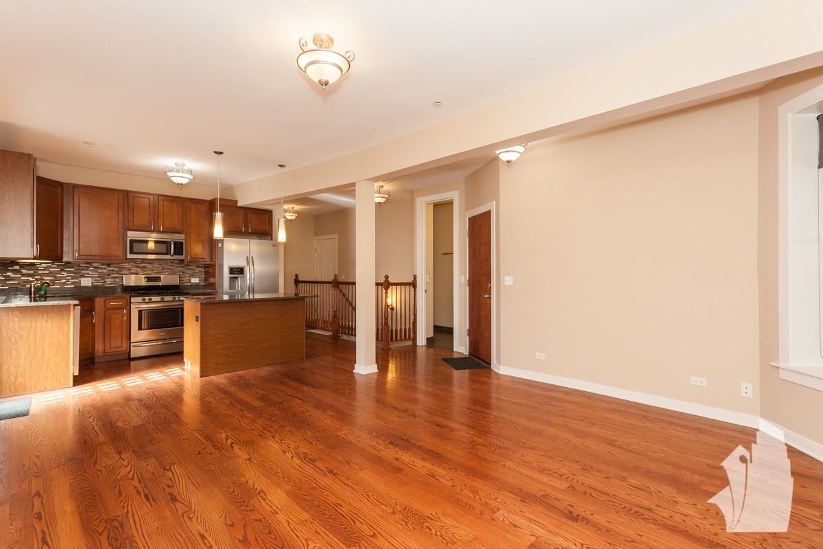 815 W Newport Ave #1R - Photo 5 of 28