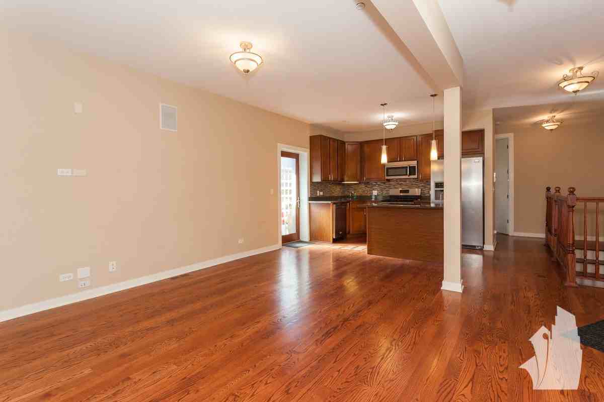 815 W Newport Ave #1R - Photo 6 of 28