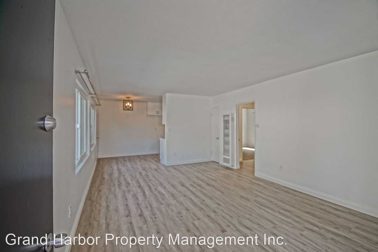 1416 12th Street - Photo 3 of 20