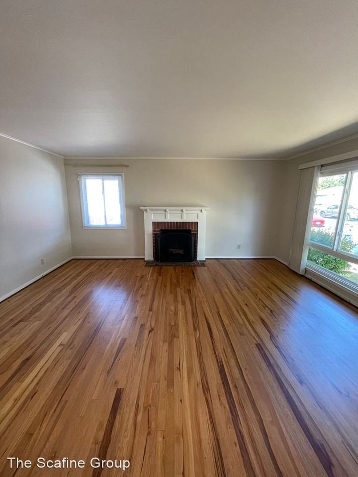 710 Guildford Ave - Photo 3 of 13