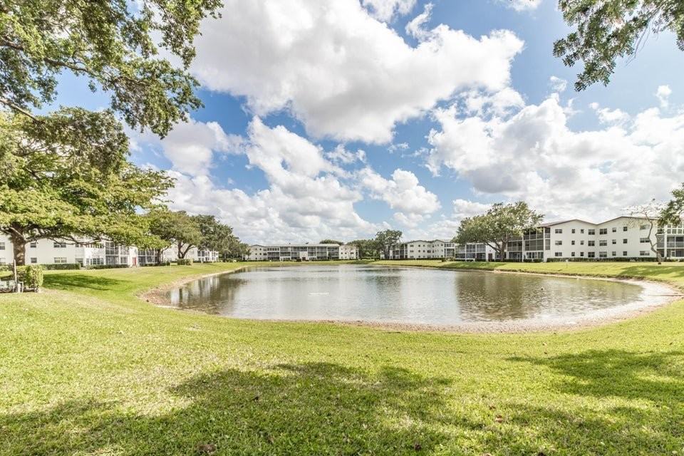 32 Fanshaw A #A - Photo 2 of 8