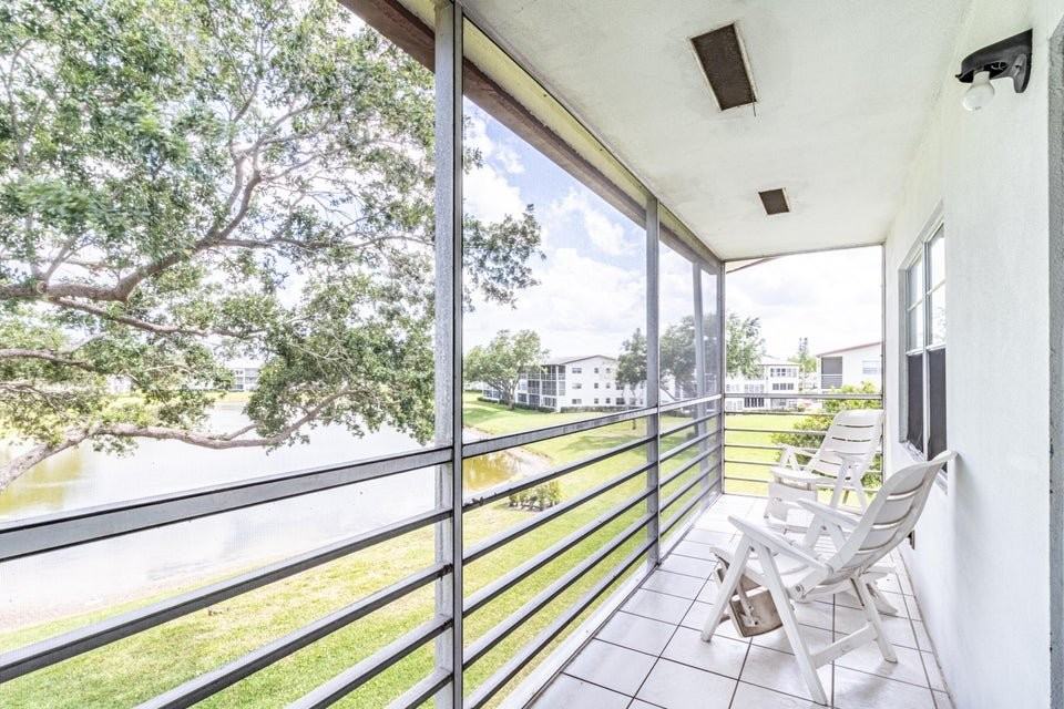 32 Fanshaw A #A - Photo 3 of 8