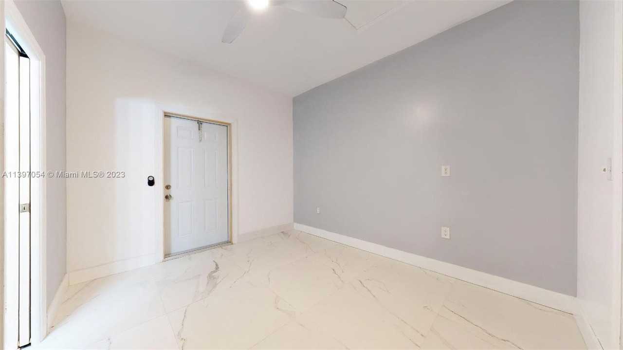 16247 Sw 92nd Ter #B - Photo 2 of 8
