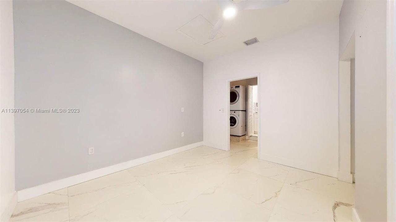 16247 Sw 92nd Ter #B - Photo 3 of 8