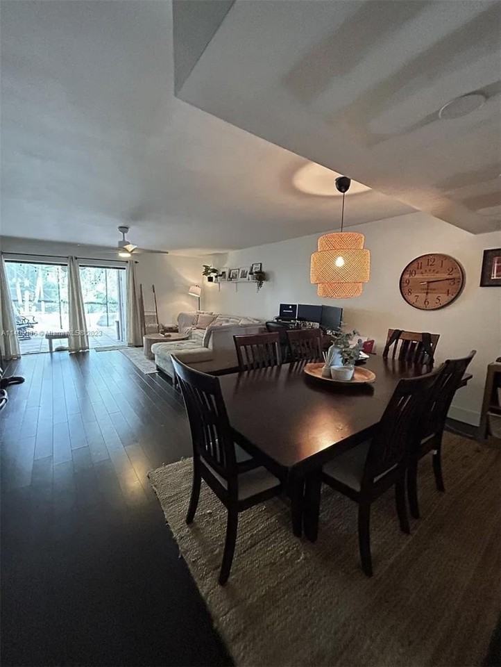 9908 Nw 41st St #5 - Photo 2 of 7