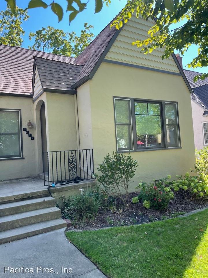 4812 T St - Photo 3 of 24