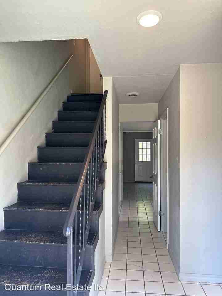 1303/1305 MULBERRY ST. - Photo 2 of 13