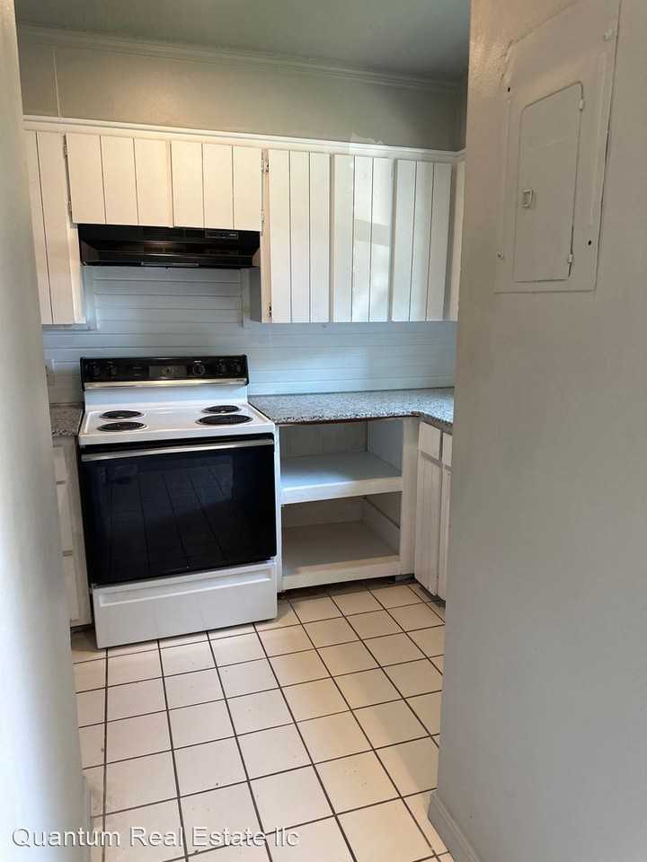 1303/1305 MULBERRY ST. - Photo 3 of 13