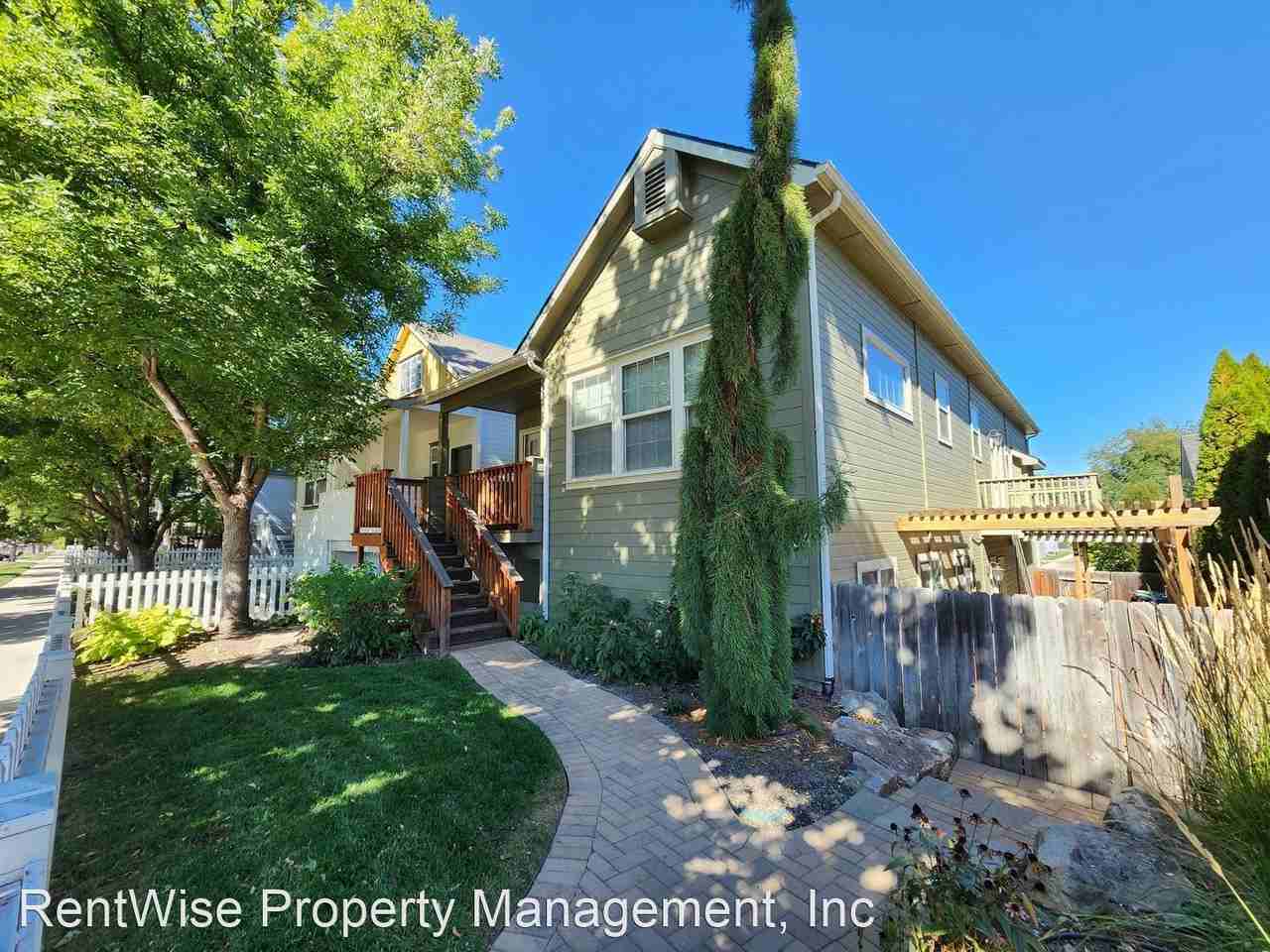 318 W Highland St - Photo 2 of 24